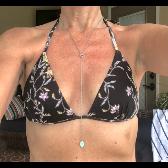 LOFT Loop & Leaf Drop Necklace in Silver - Picture 5 of 7